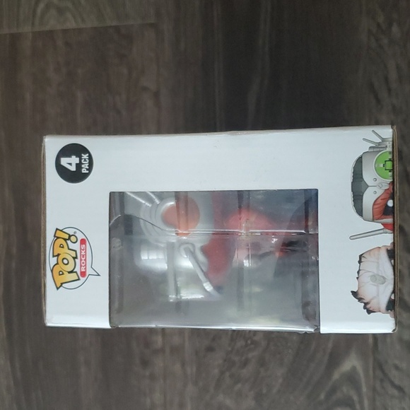 Pop Rocks - IRON MAIDEN Funko Glow in the Dark - 4 Pack AE Exclusive- ED… - Picture 5 of 8